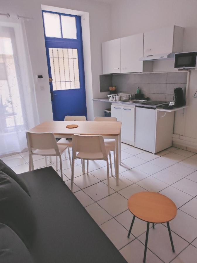 Appartement Cosy En Centre Centre-Ville . . . Nimes Bagian luar foto