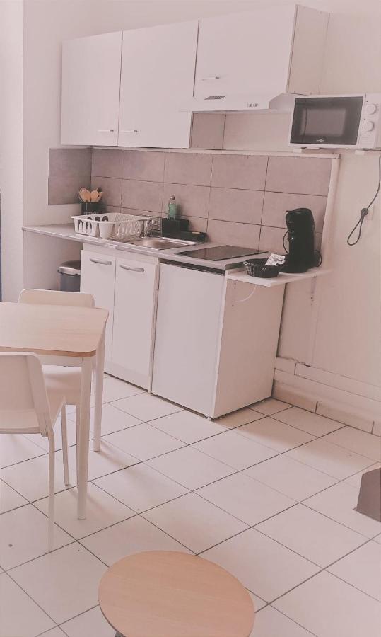 Appartement Cosy En Centre Centre-Ville . . . Nimes Bagian luar foto