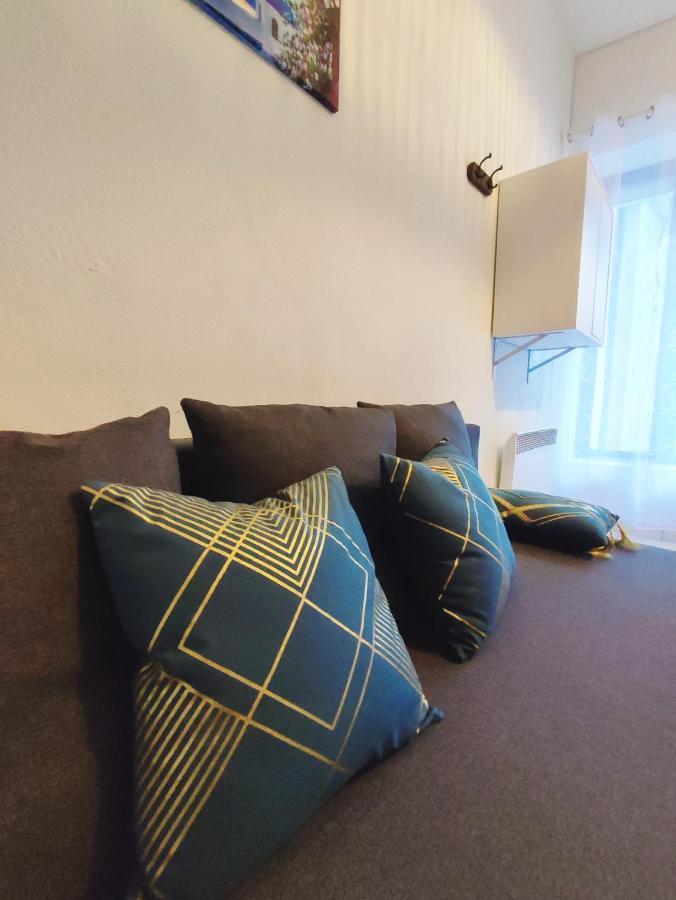 Appartement Cosy En Centre Centre-Ville . . . Nimes Bagian luar foto